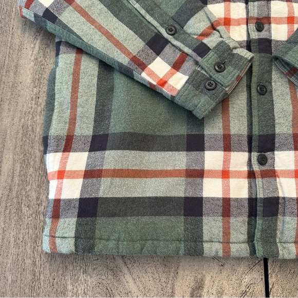 Patagonia Men’s Insulated Organic Cotton Midweight Fjord Flannel Shirt - Picture 3 of 9